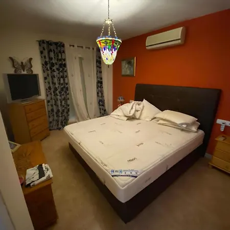 Vista Montana Benidorm 度假居 *